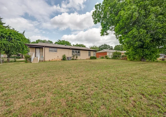 Homes for sale in Haltom City, TX | 5404 Fossil Dr, Haltom City, TX 76117 | MLS# 21272691
