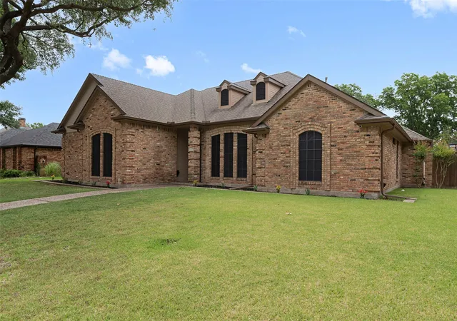 Single family home for sale at 3114 Oak Trail Dr, Rowlett, TX 75088 | MLS# 21278588