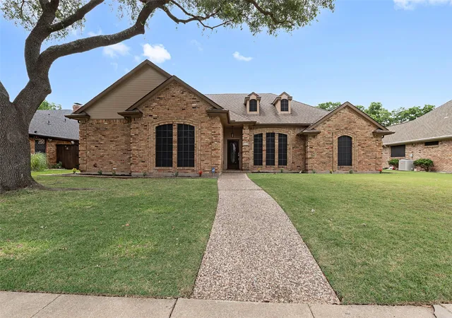 Photo 2 of Single family home for sale at 3114 Oak Trail Dr, Rowlett, TX 75088 | MLS# 21278588 | Listing updated on 2026-08-30