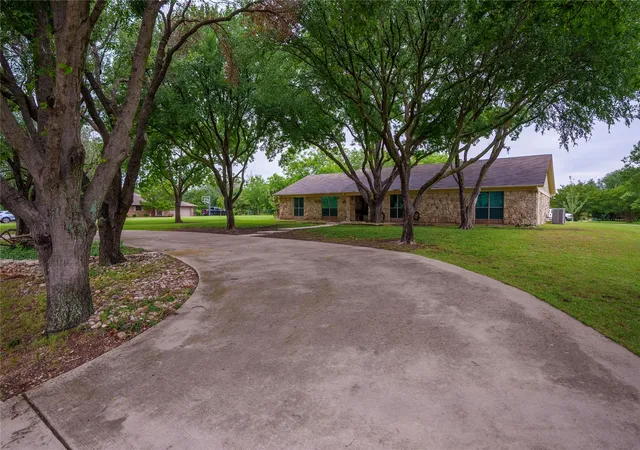 Photo 2 of Single family home for sale at 920 Brush Creek Rd, Argyle, TX 76226 | MLS# 21253760 | Listing updated on 2026-09-30