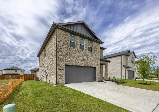 Photo 2 of Single family home for sale at 1217 Triton Dr, Seagoville, TX 75159 | MLS# 21278490 | Listing updated on 2026-07-13