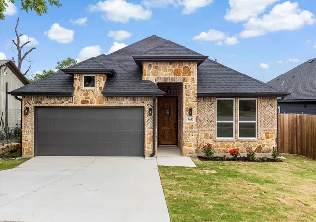 Photo 2 of Single family home for sale at 1613 Avenue D, Fort Worth, TX 76104 | MLS# 21278619 | Listing updated on 2026-09-24