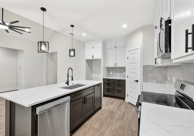 Photo 4 of Single family home for sale at 1613 Avenue D, Fort Worth, TX 76104 | MLS# 21278619 | Listing updated on 2026-09-24