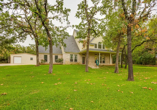 Photo 2 of Single family home for sale at 263 Oak Creek Cir, Springtown, TX 76082 | MLS# 21278612 | Listing updated on 2026-09-24