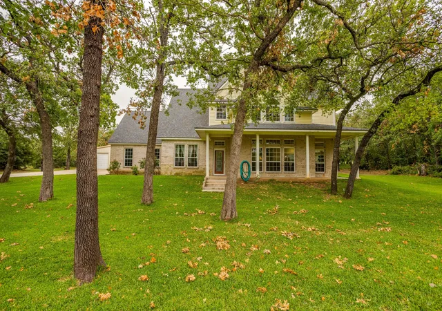Photo 3 of Single family home for sale at 263 Oak Creek Cir, Springtown, TX 76082 | MLS# 21278612 | Listing updated on 2026-09-24