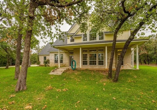 Photo 4 of Single family home for sale at 263 Oak Creek Cir, Springtown, TX 76082 | MLS# 21278612 | Listing updated on 2026-09-24