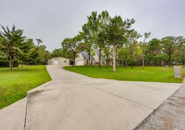 Photo 1 of Single family home for sale at 263 Oak Creek Cir, Springtown, TX 76082 | MLS# 21278612 | Listing updated on 2026-09-24