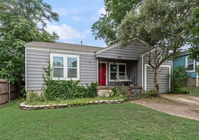 Photo 2 of Single family home for sale at 4913 Calmont Ave, Fort Worth, TX 76107 | MLS# 21278525 | Listing updated on 2026-07-11