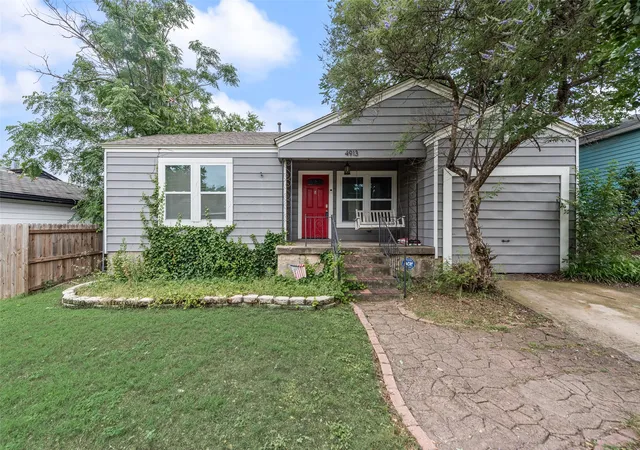 3rd image of 4913 Calmont Ave, Fort Worth, TX 76107 | MLS# 21278525