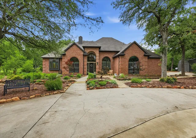 3rd image of 101 W Oak Shores Dr, Cross Roads, TX 76227 | MLS# 21259084