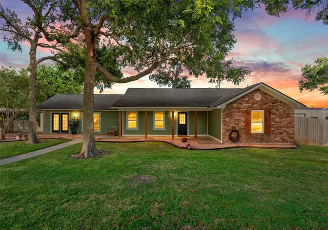 Homes for sale in Robinson, TX | 105 James Wesley Dr, Robinson, TX 76706 | MLS# 21278669