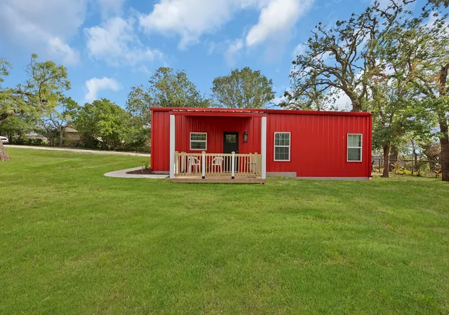 Homes for sale in Springtown, TX | 301 Sandlin Ln, Springtown, TX 76082 | MLS# 21277810