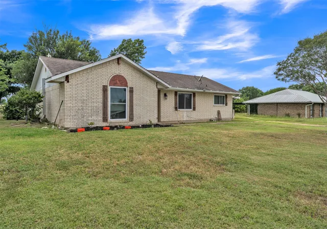 Photo 1 of Sale Pending at 2432 Fm 55, Waxahachie, TX 75165 | MLS# 21278680 | Listing updated on 2026-09-17