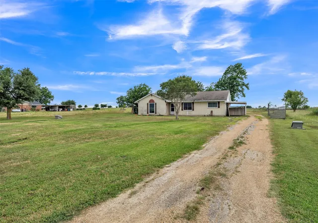 Photo 3 of Sale Pending at 2432 Fm 55, Waxahachie, TX 75165 | MLS# 21278680 | Listing updated on 2026-09-17
