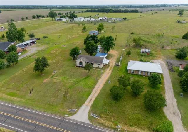 Photo 4 of Sale Pending at 2432 Fm 55, Waxahachie, TX 75165 | MLS# 21278680 | Listing updated on 2026-09-17