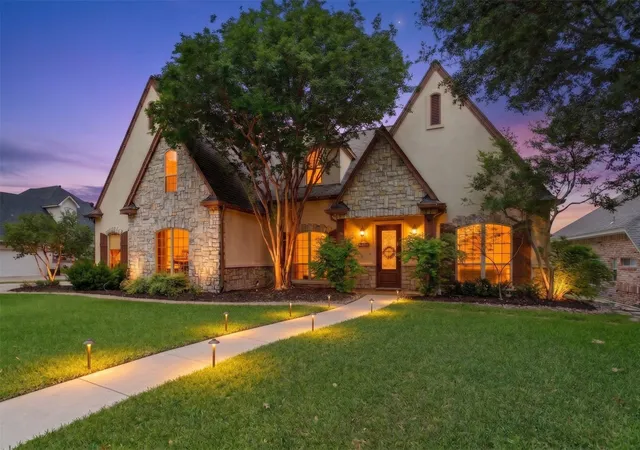 Photo 3 of Single family home for sale at 7605 Royal Troon Dr, Fort Worth, TX 76179 | MLS# 21278131 | Listing updated on 2026-09-30