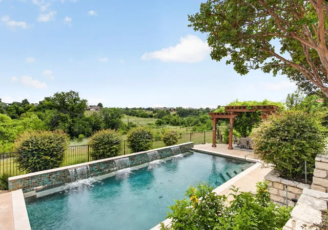 Photo 2 of Single family home for sale at 7605 Royal Troon Dr, Fort Worth, TX 76179 | MLS# 21278131 | Listing updated on 2026-09-30