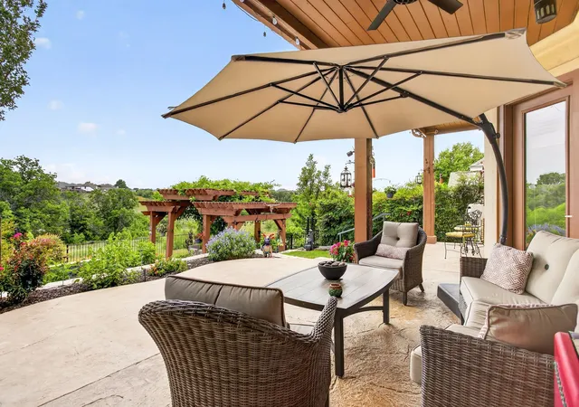 Photo 4 of Single family home for sale at 7605 Royal Troon Dr, Fort Worth, TX 76179 | MLS# 21278131 | Listing updated on 2026-09-30