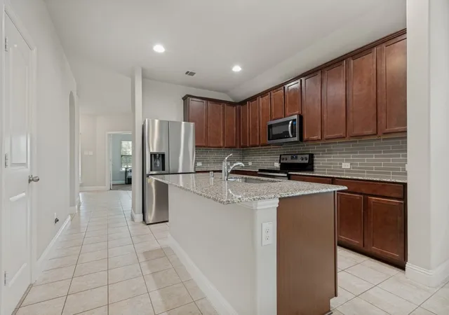 Photo 4 of Single family home for sale at 13117 Upland Meadow Ct, Fort Worth, TX 76244 | MLS# 21278613 | Listing updated on 2026-09-21