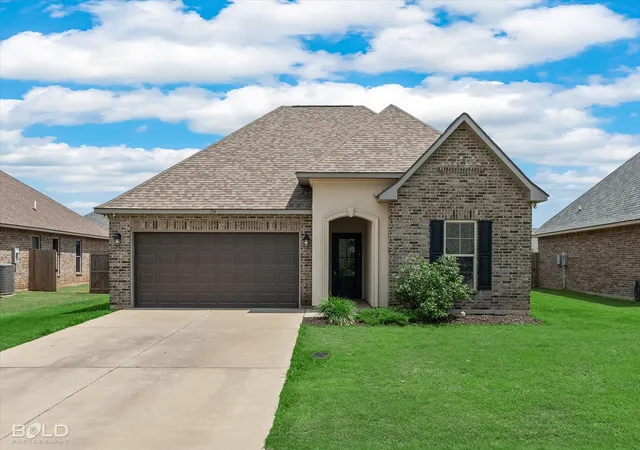 Homes for sale in Bossier City, LA | 714 Esau Ave, Bossier City, LA 71111 | MLS# 21278671