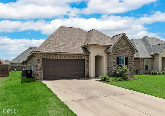 Homes for sale in Bossier City, LA | 714 Esau Ave, Bossier City, LA 71111 | MLS# 21278671