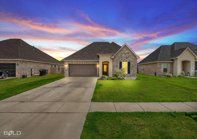 Homes for sale in Bossier City, LA | 714 Esau Ave, Bossier City, LA 71111 | MLS# 21278671