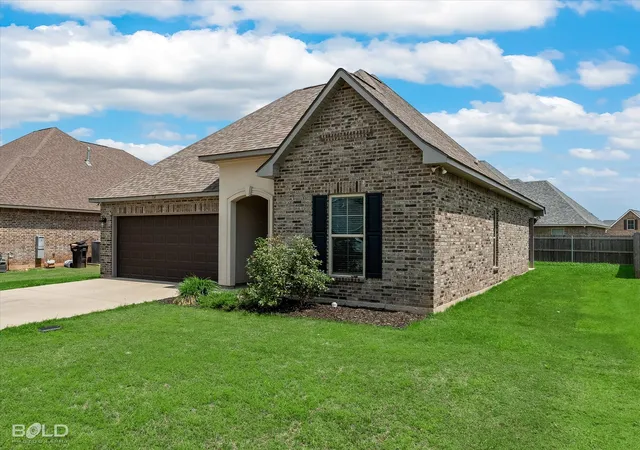 Homes for sale in Bossier City, LA | 714 Esau Ave, Bossier City, LA 71111 | MLS# 21278671