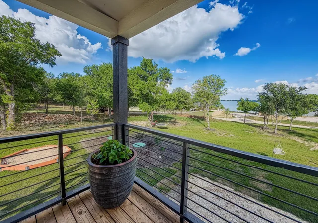 Photo 2 of Manufactured home for sale at 213 Meadow Pond Ct, Runaway Bay, TX 76426 | MLS# 21249475 | Listing updated on 2026-10-05