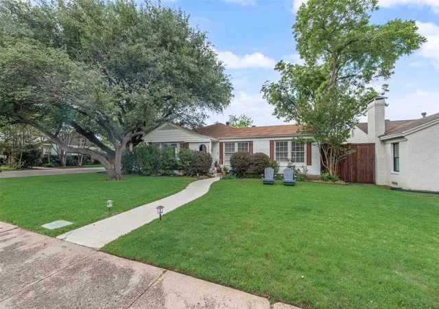 Photo 3 of Sale Pending at 6303 Anita St, Dallas, TX 75214 | MLS# 21278626 | Listing updated on 2026-07-18