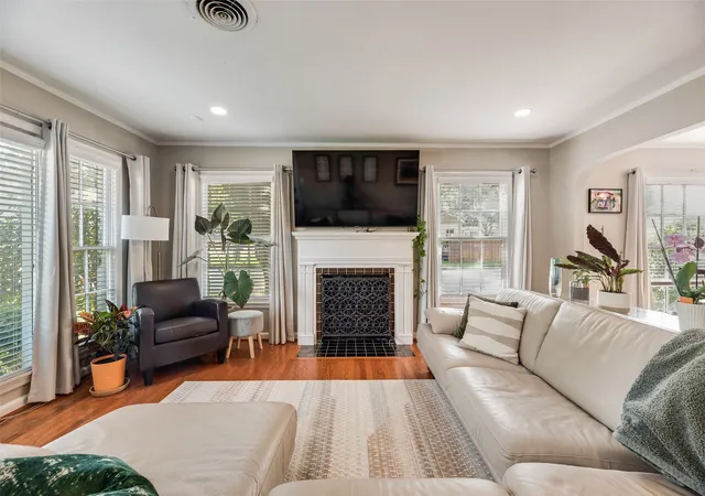 Photo 3 of Sale Pending at 6303 Anita St, Dallas, TX 75214 | MLS# 21278626 | Listing updated on 2026-07-18