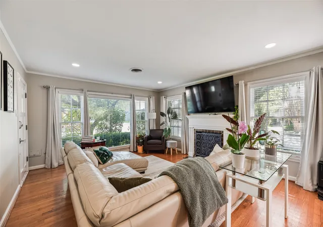 Photo 4 of Sale Pending at 6303 Anita St, Dallas, TX 75214 | MLS# 21278626 | Listing updated on 2026-07-18