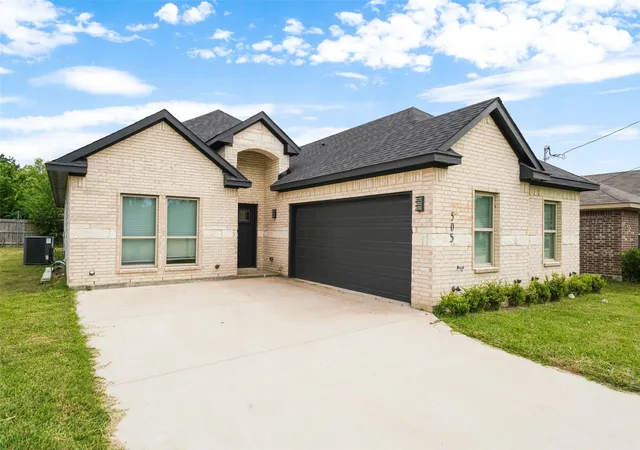 Single family home for sale at 505 Melody Cir, Kaufman, TX 75142 | MLS# 21277395