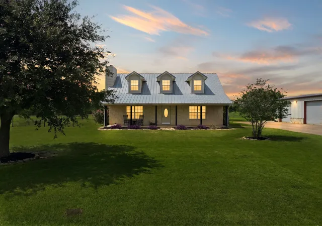 Photo 2 of Single family home for sale at 560 Meadow Ln, Crawford, TX 76638 | MLS# 21278451 | Listing updated on 2026-07-25