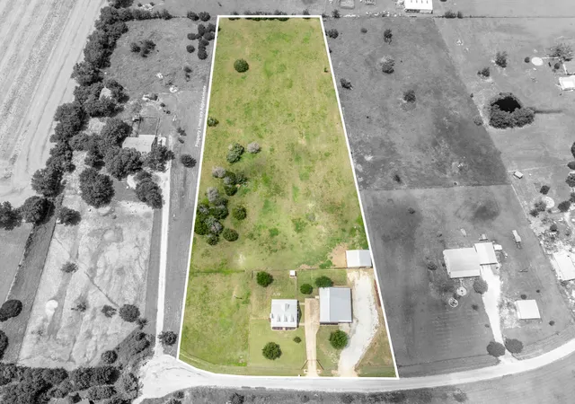 Photo 3 of Single family home for sale at 560 Meadow Ln, Crawford, TX 76638 | MLS# 21278451 | Listing updated on 2026-07-25