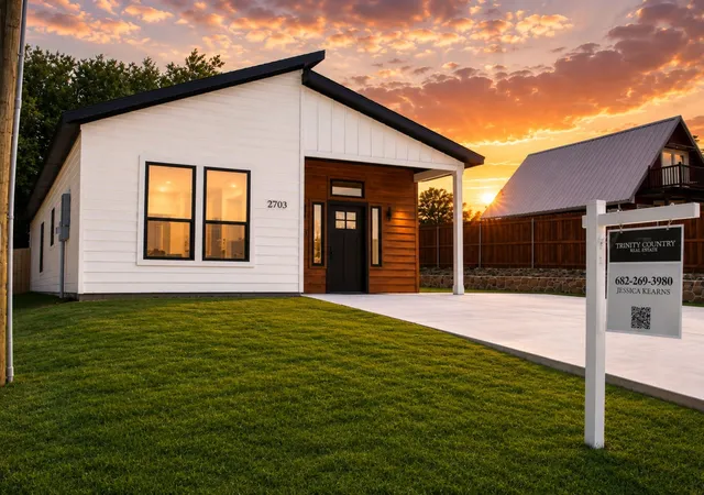 Photo 3 of Single family home for sale at 2703 Brazos River Dr, Granbury, TX 76048 | MLS# 21278670 | Listing updated on 2026-08-25