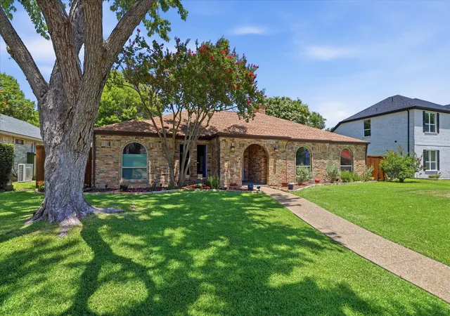 Photo 2 of Sale Pending at 1617 Cherbourg Dr, Plano, TX 75075 | MLS# 21277944 | Listing updated on 2026-10-07
