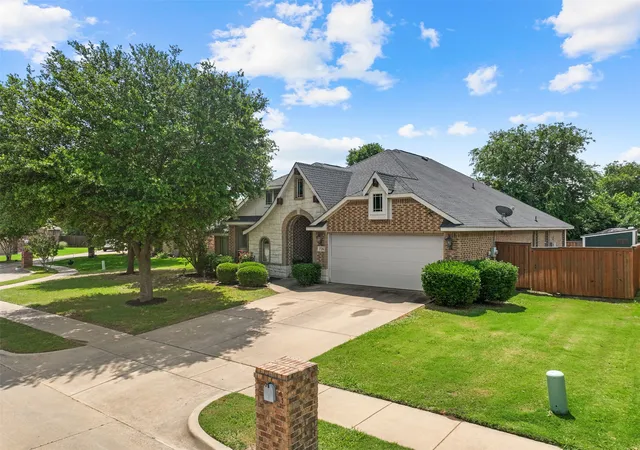 Homes for sale in Midlothian, TX | 726 Celebrity Ct, Midlothian, TX 76065 | MLS# 21278867