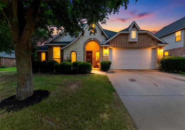 Homes for sale in Midlothian, TX | 726 Celebrity Ct, Midlothian, TX 76065 | MLS# 21278867
