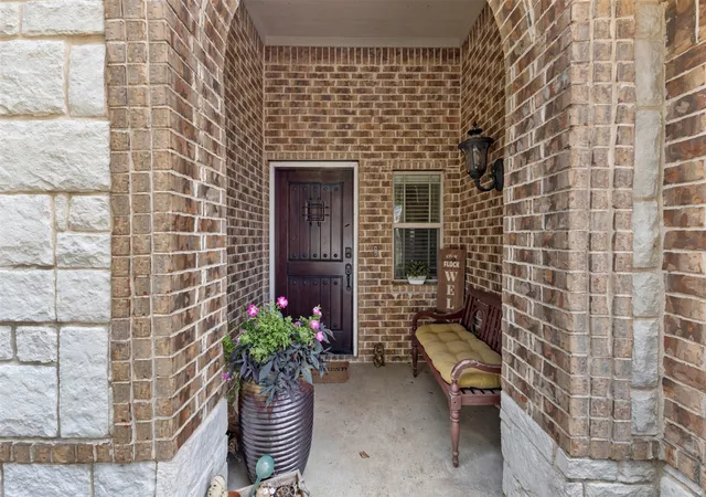 Homes for sale in Midlothian, TX | 726 Celebrity Ct, Midlothian, TX 76065 | MLS# 21278867