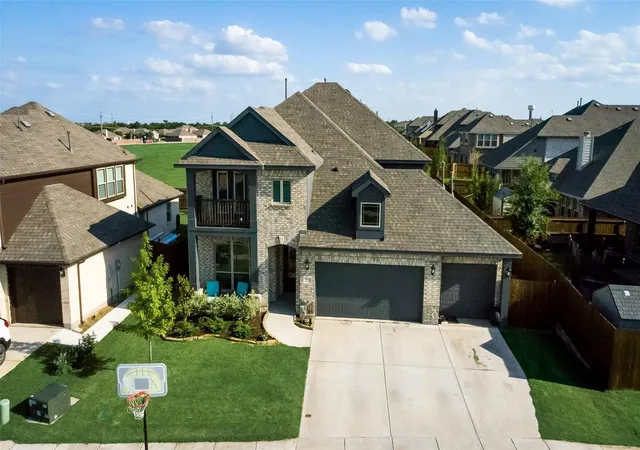 Photo 3 of Single family home for sale at 213 Roscoe Dr, Rockwall, TX 75087 | MLS# 21278884 | Listing updated on 2026-07-06