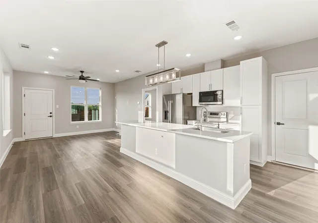 Photo 2 of Townhouse for sale at 825 Premier Pkwy, Grand Prairie, TX 75051 | MLS# 21277953 | Listing updated on 2026-07-27