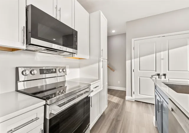 Photo 4 of Townhouse for sale at 825 Premier Pkwy, Grand Prairie, TX 75051 | MLS# 21277953 | Listing updated on 2026-07-27