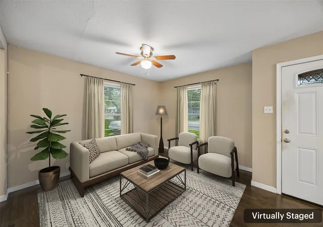 Photo 3 of Single family home for sale at 117 Moon St, Cleburne, TX 76033 | MLS# 21266636 | Listing updated on 2026-07-27