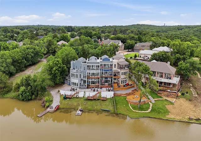 Photo 1 of Single family home for sale at 125 Greenway Bnd, Pottsboro, TX 75076 | MLS# 21272408 | Listing updated on 2026-10-07