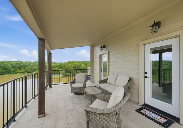 Photo 2 of Single family home for sale at 125 Greenway Bnd, Pottsboro, TX 75076 | MLS# 21272408 | Listing updated on 2026-10-07