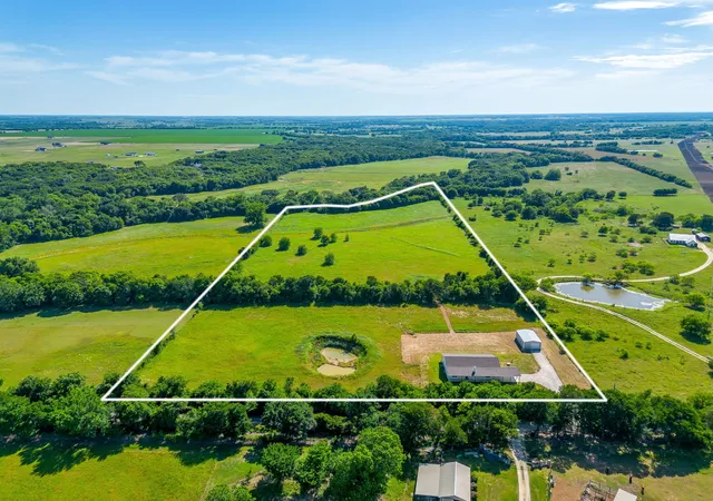 Photo 2 of Single family home for sale at 13901 County Road 102, Grandview, TX 76050 | MLS# 21278231 | Listing updated on 2026-08-24