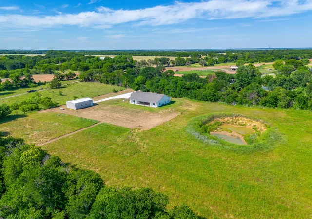 Homes for sale in Grandview, TX | 13901 County Road 102, Grandview, TX 76050 | MLS# 21278231
