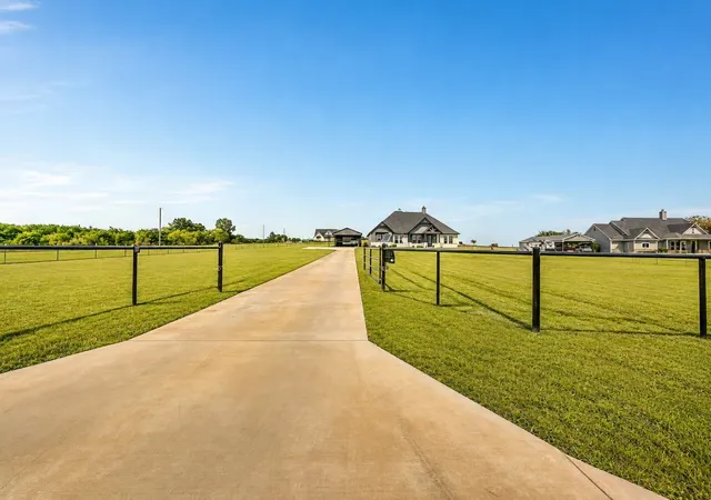 Homes for sale in Decatur, TX | 2433 Old Denton Hwy, Decatur, TX 76234 | MLS# 21278919