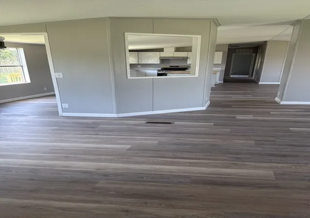 Photo 3 of Manufactured home for sale at 113 Sunny Dale Ct, Springtown, TX 76082 | MLS# 21275341 | Listing updated on 2026-07-09