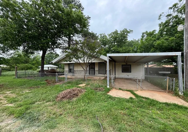 Photo 1 of Single family home for sale at 316 Alley St, Perrin, TX 76486 | MLS# 21279010 | Listing updated on 2026-08-23